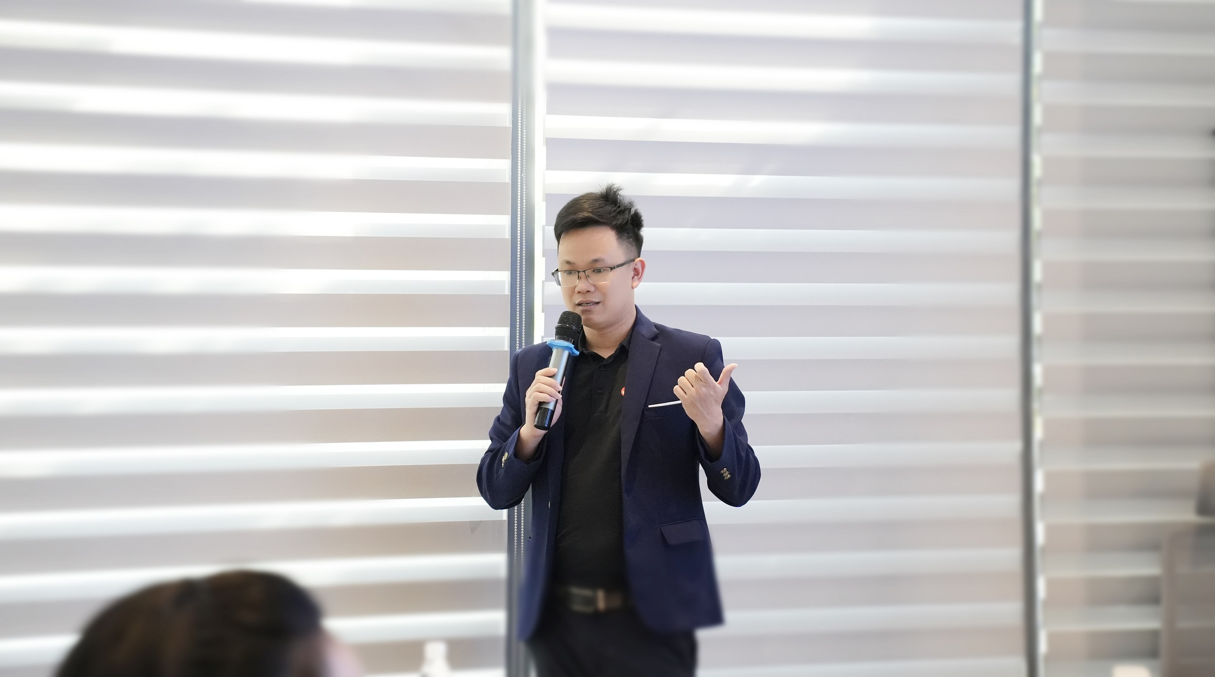 越南ARCHITOUR三维家JEGA游学团拜访合生雅居，共探外贸合作新机遇