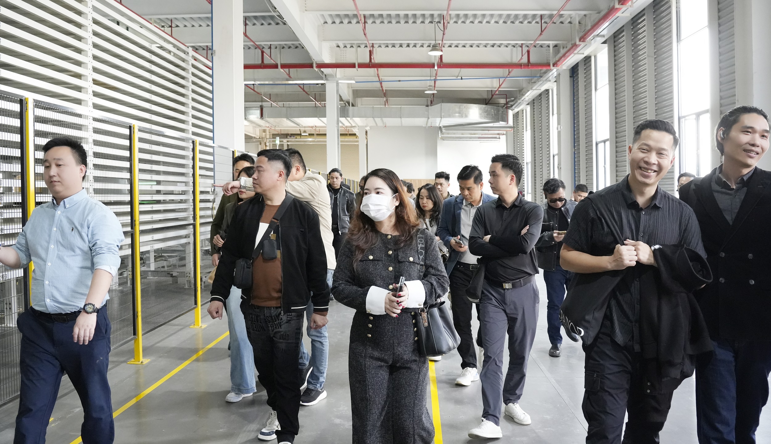 越南ARCHITOUR三维家JEGA游学团拜访合生雅居，共探外贸合作新机遇